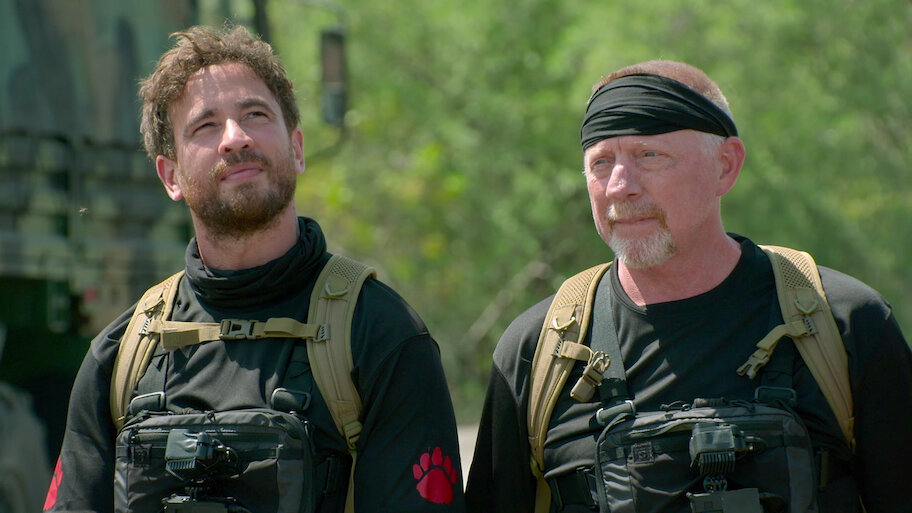 a-la-caza-de-famosos-con-bear-grylls-sitio-oficial-de-netflix