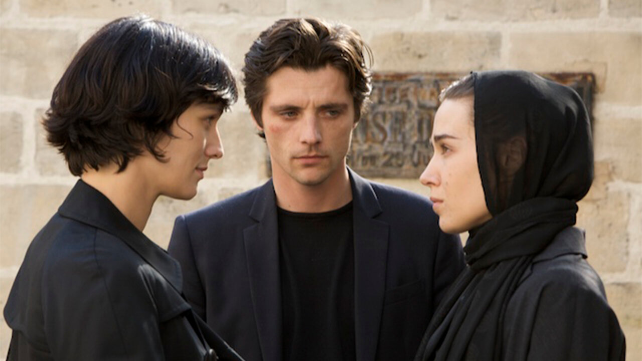 Watch Three Worlds | Netflix