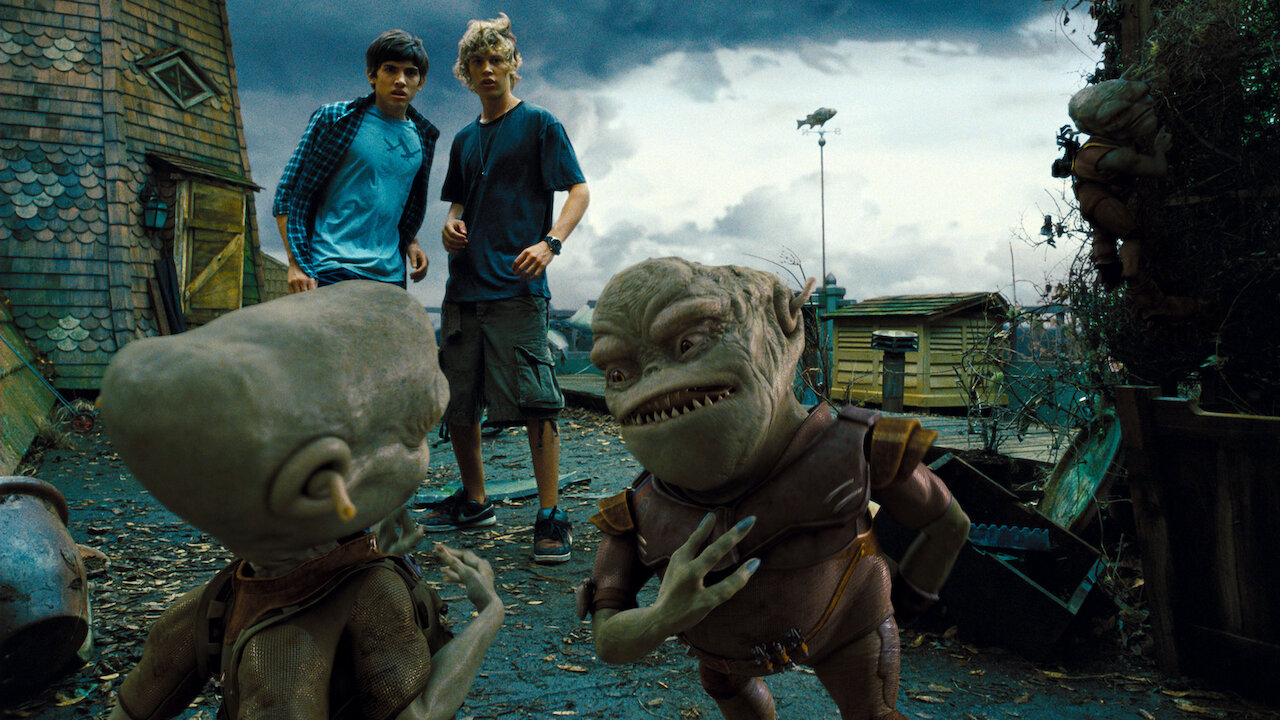 Watch Aliens in the Attic Netflix