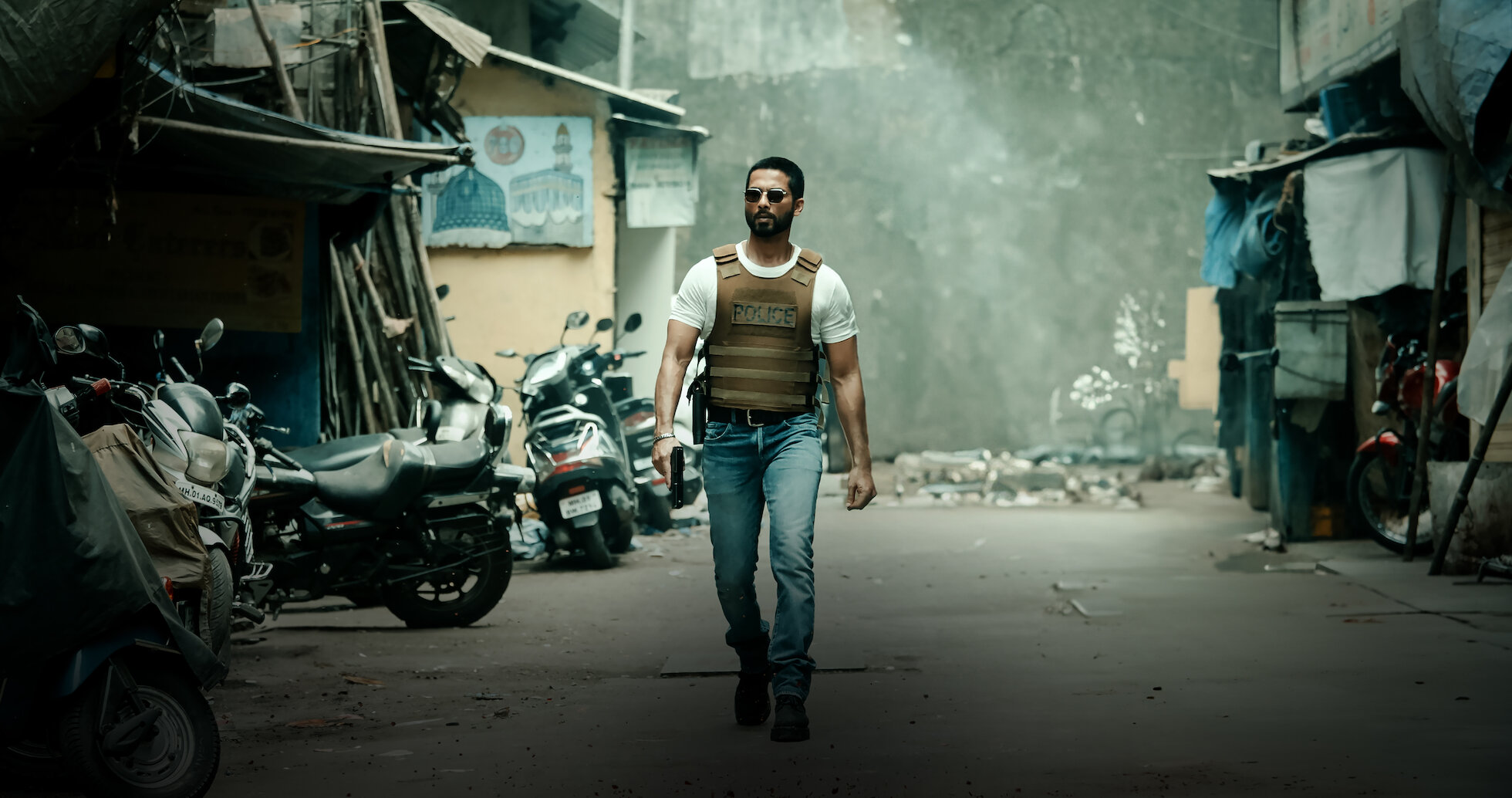 Watch Deva | Netflix